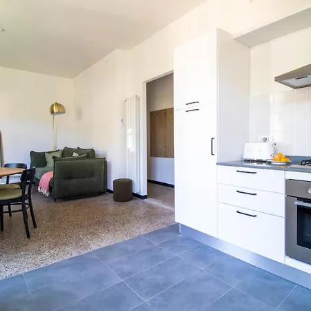 Iris By Portofinohomes Apartmán *