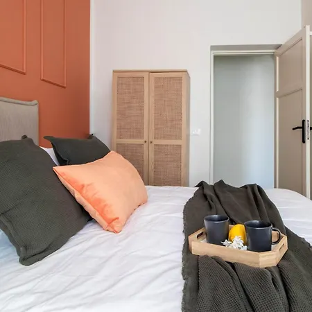 Iris By Portofinohomes Apartment
